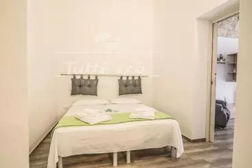 Bed and Breakfast Tutti Ccà Airport Rooms