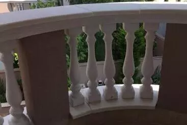 Vase Apartments