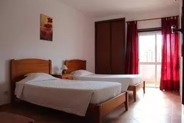 Huoneistohotelli Castelos Da Rocha