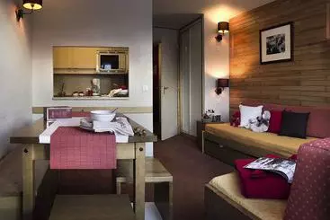 Апартаменты Les Jardins De La Balme