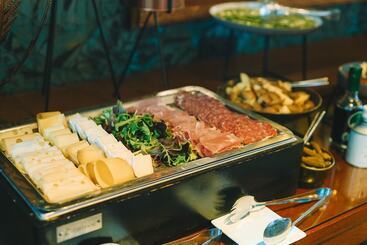 Five Seas By Inwood Hotels