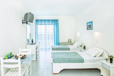 Hotel Xenios Port Marina