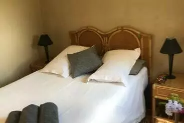 هتل Bare Necessities, Nudist Only Venue Naturist, Clothes Free