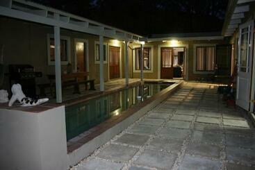 بنسيون And The Cow Jumped Over The Moon..