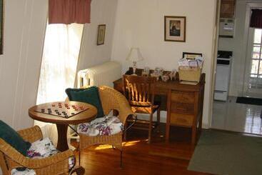 پانسیون Thomas Webster House