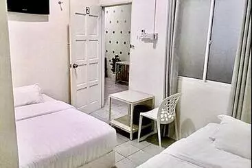 Hospedaria Ozzy Lodge Semporna