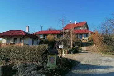 ペンション Penzion Nad Jezerem