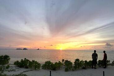 هتل Iris Beach Residence