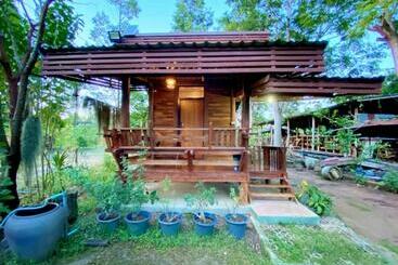 Otel Khuaphunam Wangnamkhiow