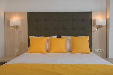 Resort Aristoteles Holiday Hotel And Spa