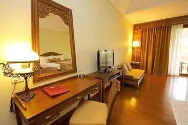 Hotel Dheva Mantra Resort