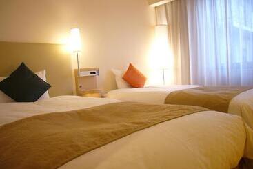 בית מלון כפרי City Plaza Osaka