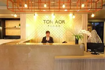Hotel Ton Aor Place