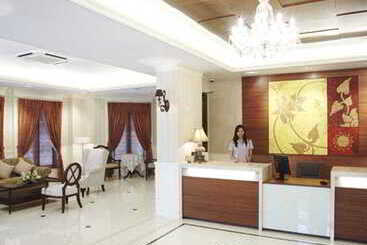 هتل Aurum The River Place