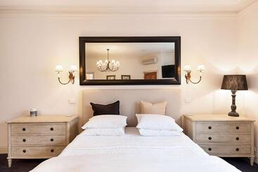 فندق Oscars Waterfront Boutique