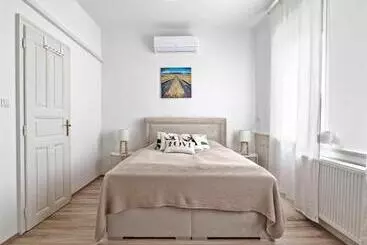 Aamiaismajoitus (B&B) Szent György Kúria