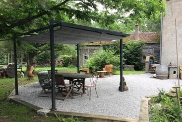 צימר Domaine De La Clef Des Champs