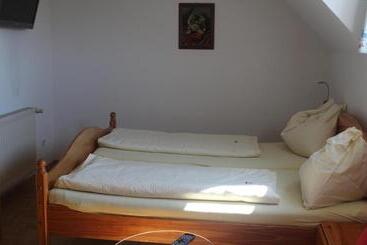 ベッドアンドブレックファースト Gästehaus Christa