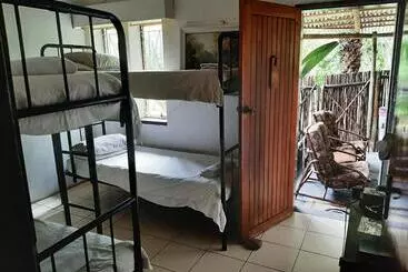 Majatalo Elephant Walk Guesthouse And Back Packers
