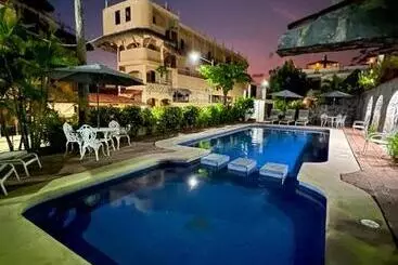 Hotelli Villas Ema