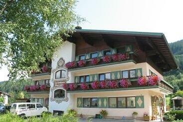 مبيت وإفطار Ferienhaus Helmuth Oberreiter