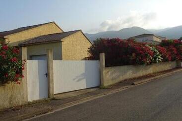 پانسیون 2 Pièces Indépendant Avec Son Jardinet Privé