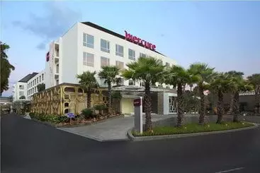 Hotel Mercure Bali Harvestland Kuta