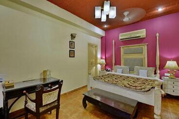 هتل Ranjit S Svaasa Amritsar