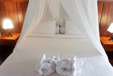 Kasuari Valley Beach Resort