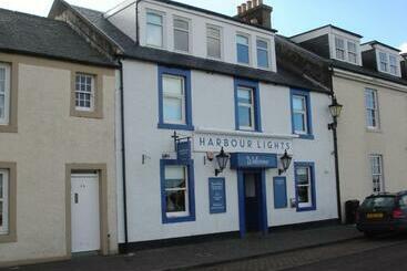 פנסיון Harbourlights Accomodation