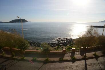 Pensão Puteoli Rooms