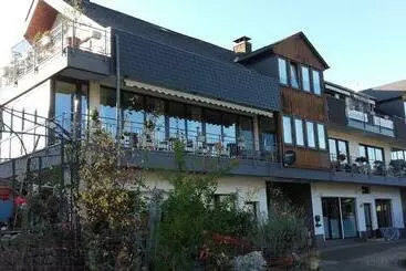 Aamiaismajoitus (B&B) Gästehaus Moselblick