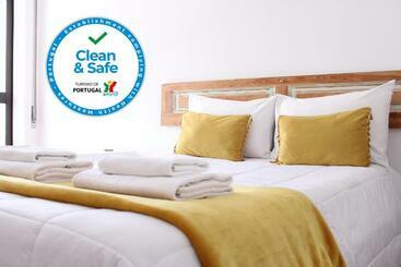 Pensión Aveiro Home