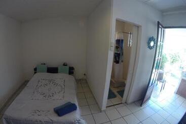 پانسیون Les Porcelaines