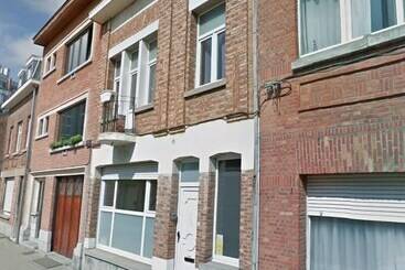 בית מלון כפרי Good Night Leuven  Self Check In