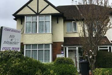 ベッドアンドブレックファースト Four Seasons Guest House