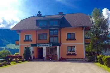 ホテル Tieschnhof