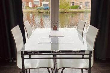 住宿加早餐  Boathouse Amsterdam