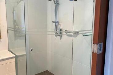 민박 Serenity Lodge For Couples