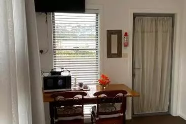 Bed & Breakfast Serenity Lodge For Couples