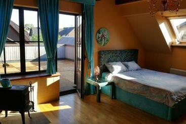 پانسیون Peahen Residence