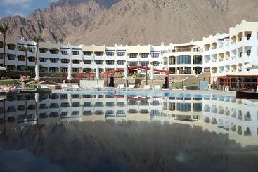 호텔 Aquamarine Sun Flower Resort 