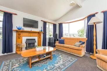 پانسیون Charmae Guest House