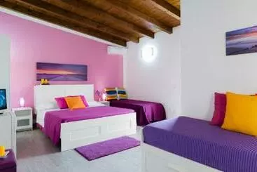 Pension Arricàmpati Airport Rooms & Bringo Car Rental
