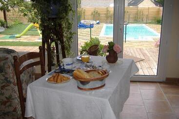 膳宿费 La Grande Mare