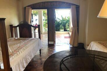 Hotel Ataalaya Farmhouse