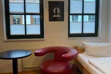 ユースホステル Double B