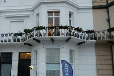 בית מלון כפרי The Mayfair