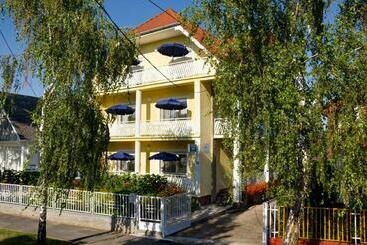 بنسيون Família Szabó Vendégház