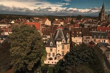 تختخواب و صبحانه Le Castel Ecossais